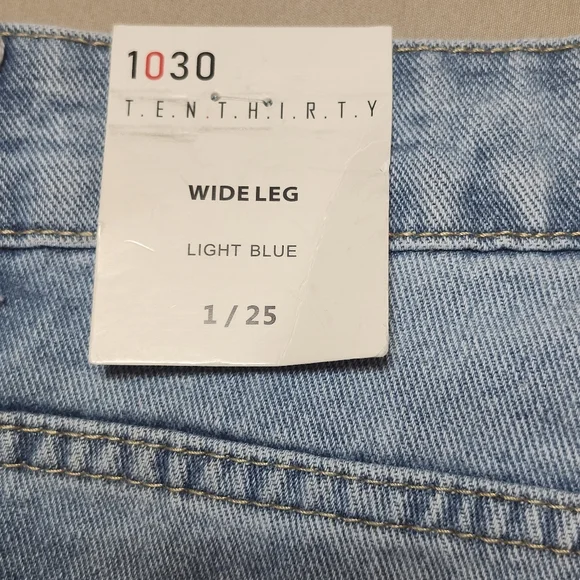 1030 T.E.N.T.H.I.R.T.Y Low Rise Wide Leg Frayed Denim Blue Jeans Size 1/25  NWT - Picture 2 of 14